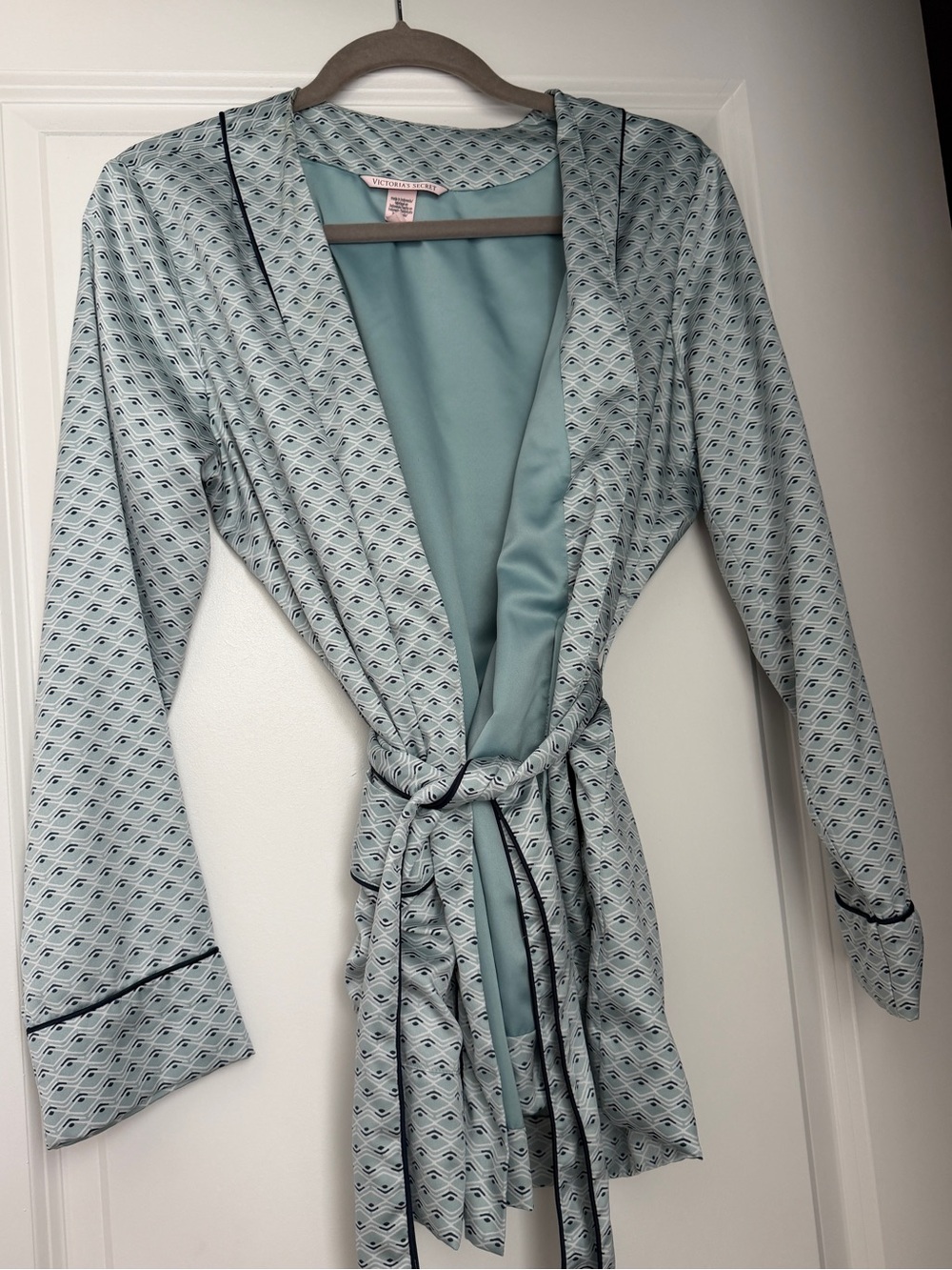 Victoria’s Secret Short Robe Kimono